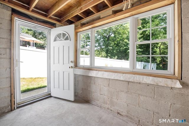 8 Stanwick Circle, Stamford, CT 06905