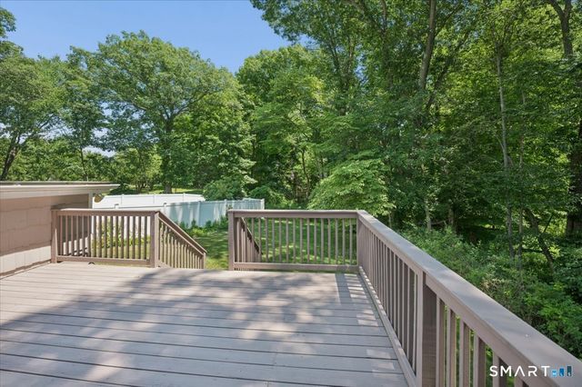 8 Stanwick Circle, Stamford, CT 06905