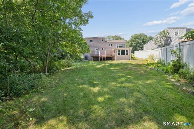 8 Stanwick Circle, Stamford, CT 06905