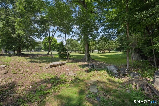 8 Stanwick Circle, Stamford, CT 06905