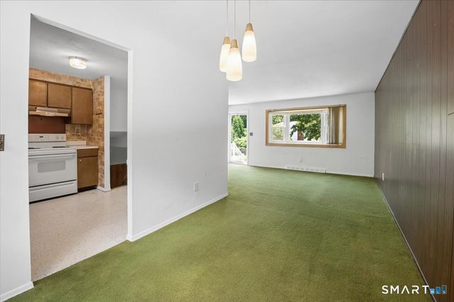 8 Stanwick Circle, Stamford, CT 06905