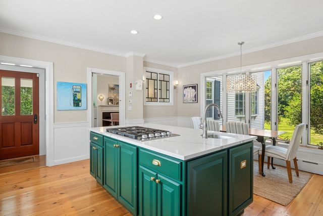 79 Atlantic Avenue, North Hampton, NH 03862
