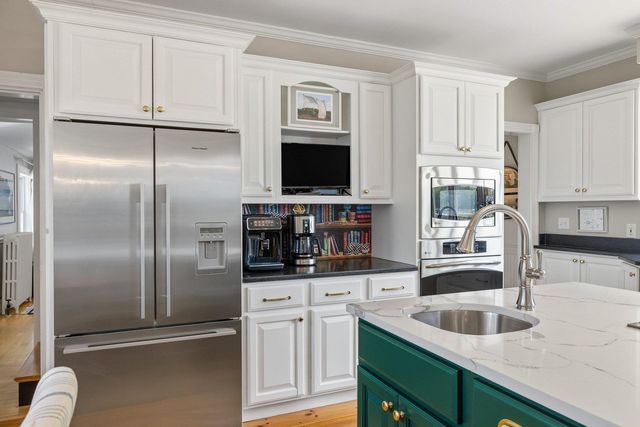 79 Atlantic Avenue, North Hampton, NH 03862