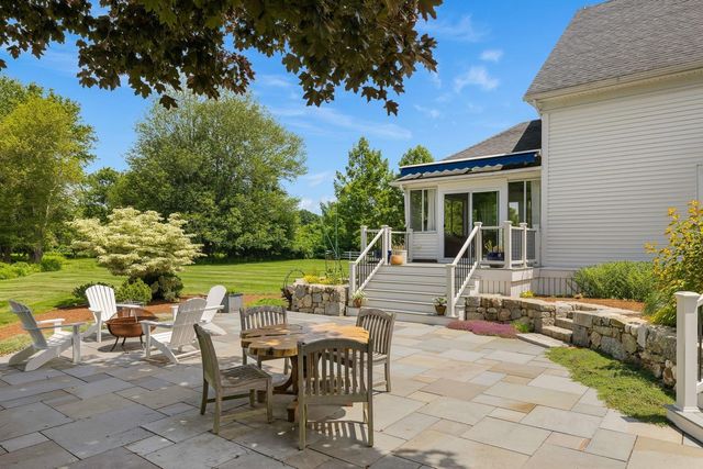 79 Atlantic Avenue, North Hampton, NH 03862