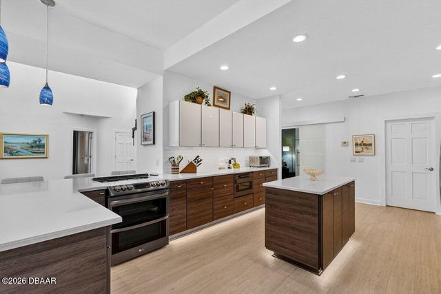 13 Bay Pointe Drive, Ormond Beach, FL 32174