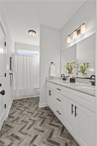 2 Apron DR, Suffolk, VA 23434