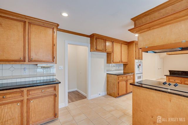 20 Tamarack Road, Franklin, NJ 08873