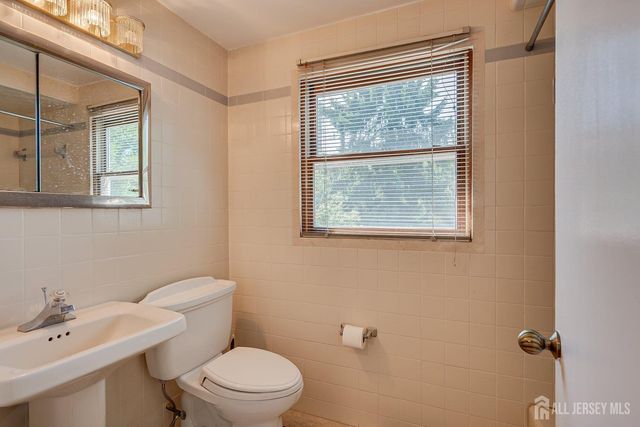20 Tamarack Road, Franklin, NJ 08873