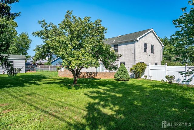 20 Tamarack Road, Franklin, NJ 08873