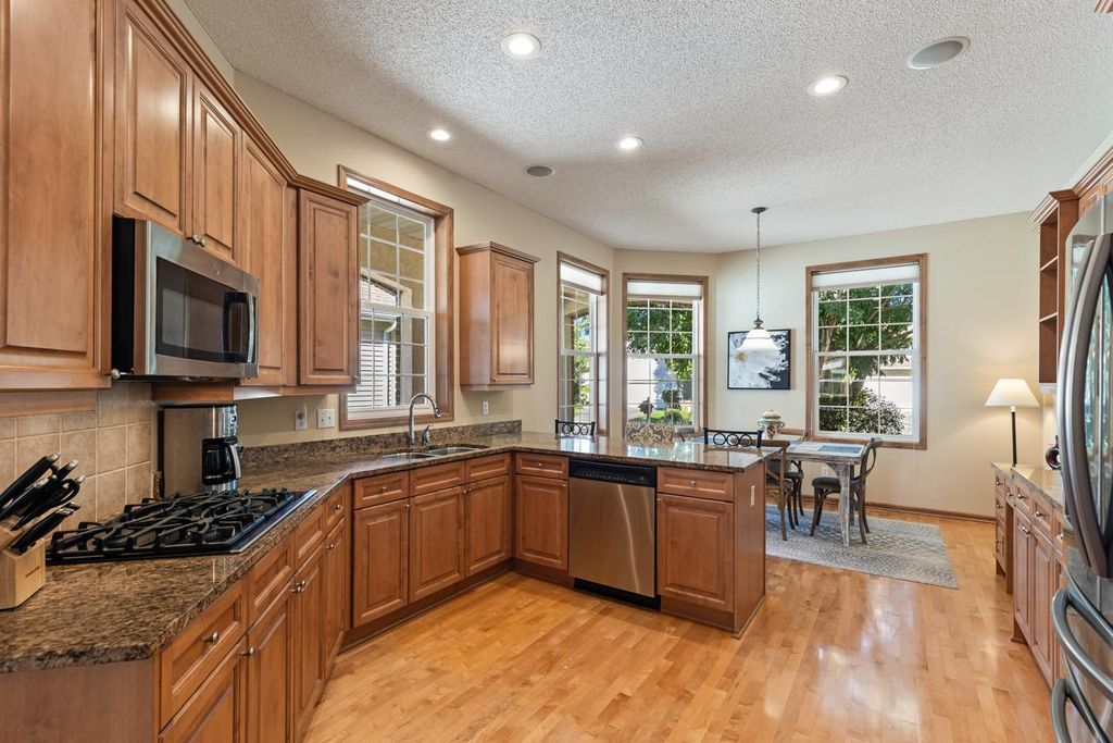 18711 Farmstead Circle, Eden Prairie, MN 55347 — photo 3