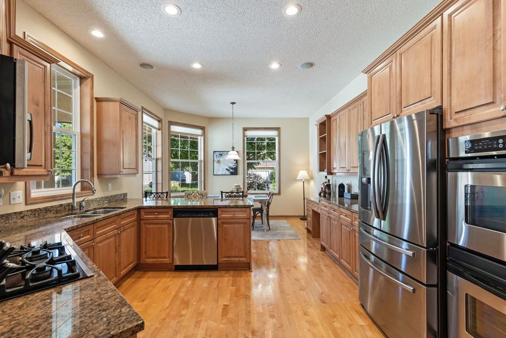 18711 Farmstead Circle, Eden Prairie, MN 55347 — photo 4