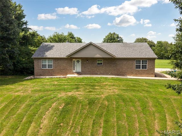 8125 E Mick Road, Edwardsville, IL 62025
