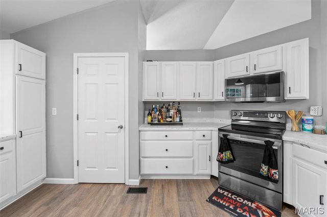 8125 E Mick Road, Edwardsville, IL 62025