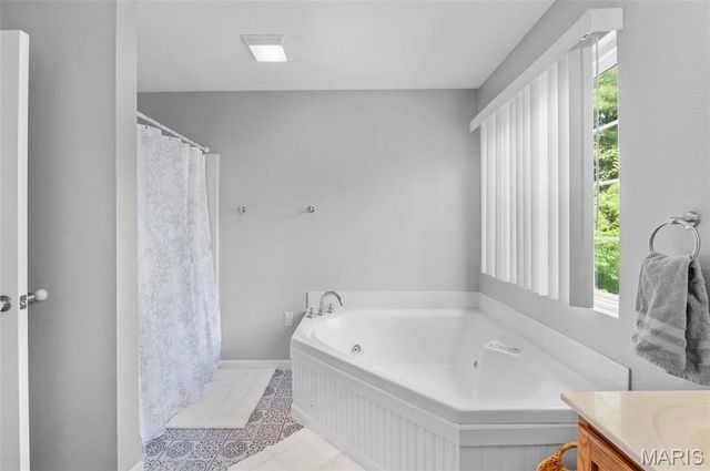 8125 E Mick Road, Edwardsville, IL 62025