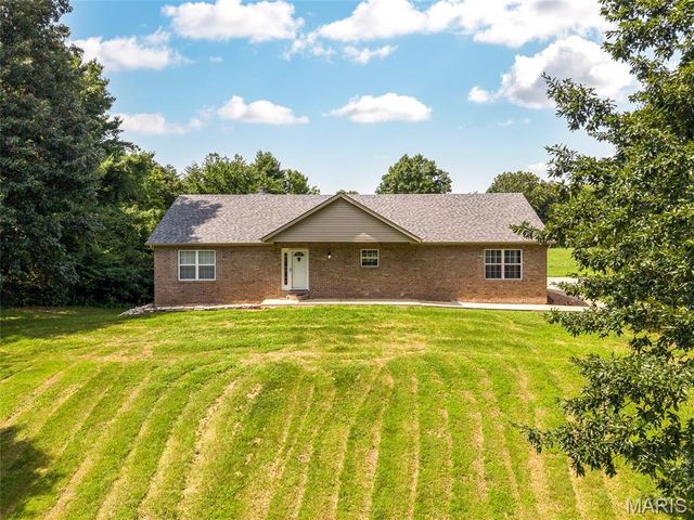 8125 E Mick Road, Edwardsville, IL 62025