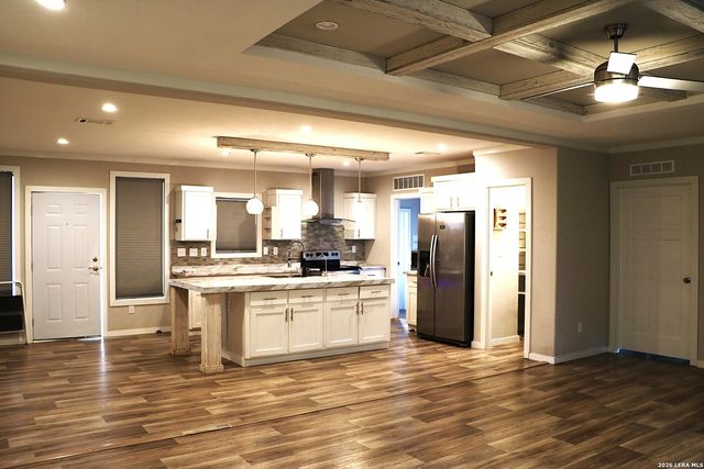 387 private road 1525, Bandera, TX 78003