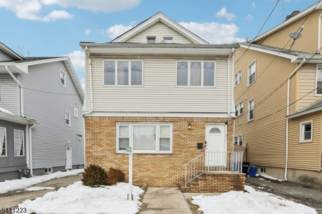 211 Newark Ave, Bloomfield Twp., NJ 07003 — photo 2