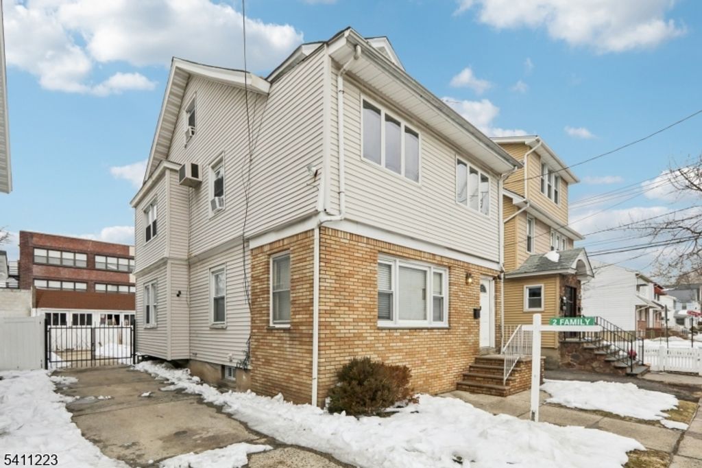 211 Newark Ave, Bloomfield Twp., NJ 07003 — photo 3