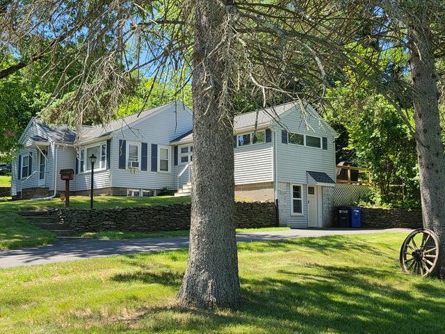 202 Sunnyhill, Lunenburg, MA 01462