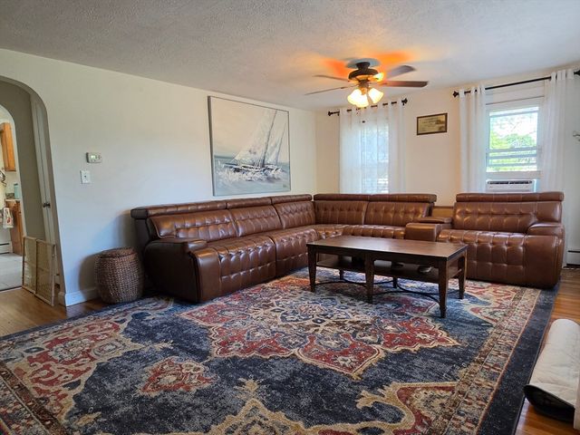 202 Sunnyhill, Lunenburg, MA 01462