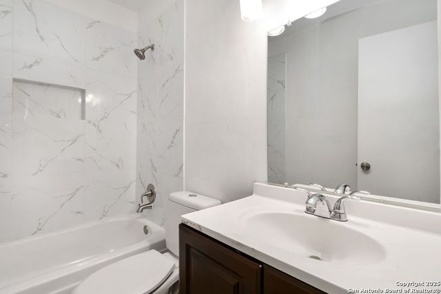 12501 Enchanted Oaks, Live Oak, TX 78233