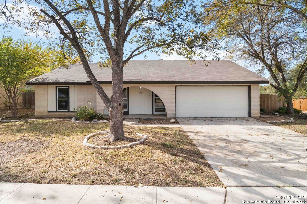12501 Enchanted Oaks, Live Oak, TX 78233