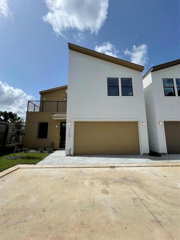1703 Cedrocanna Lane, Houston, TX 77091