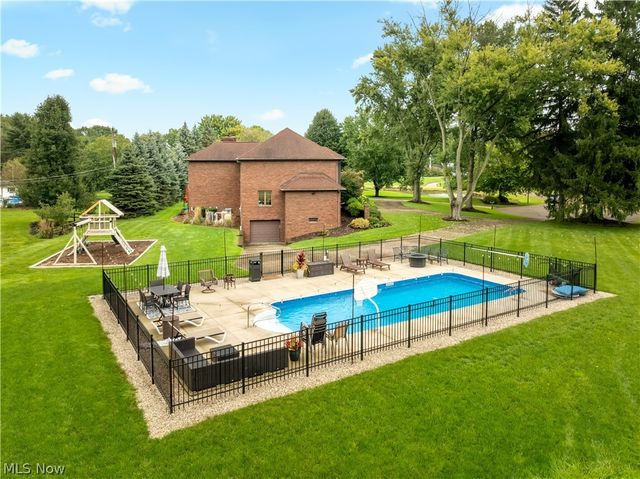 1280 Grenada Drive NE, Canton, OH 44714
