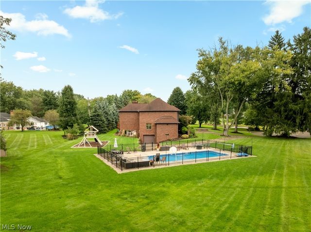 1280 Grenada Drive NE, Canton, OH 44714