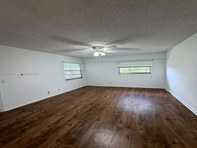 1400 SW 124th Terrace 402Q, Pembroke Pines, FL 33027