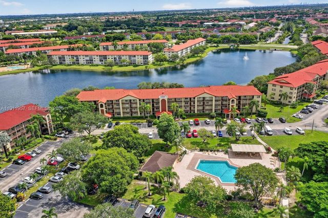 1400 SW 124th Terrace 402Q, Pembroke Pines, FL 33027