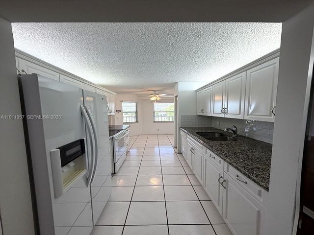 1400 SW 124th Terrace 402Q, Pembroke Pines, FL 33027