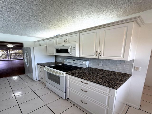 1400 SW 124th Terrace 402Q, Pembroke Pines, FL 33027