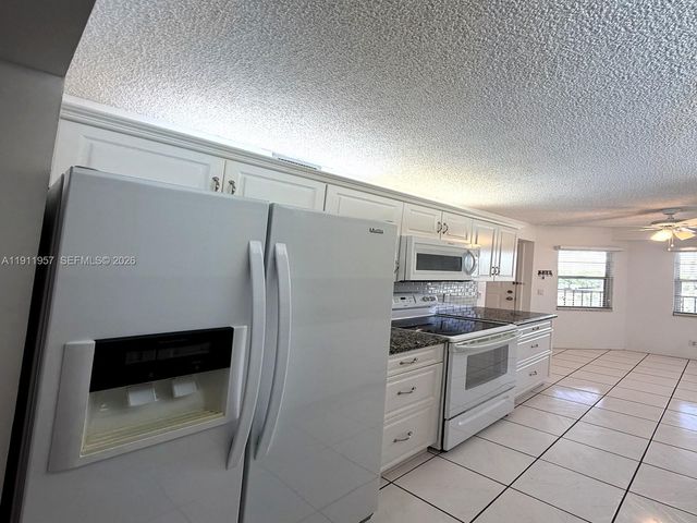 1400 SW 124th Terrace 402Q, Pembroke Pines, FL 33027