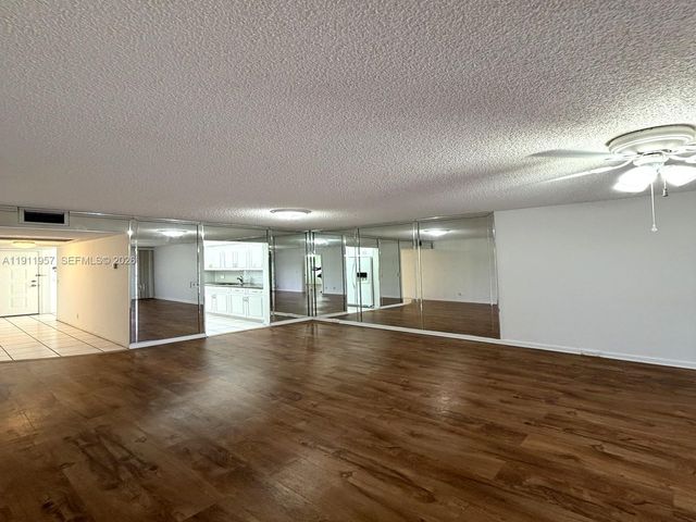 1400 SW 124th Terrace 402Q, Pembroke Pines, FL 33027