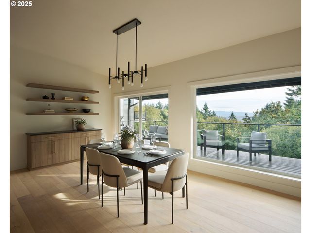 3400 Sw SHERWOOD Pl, Portland, OR 97239