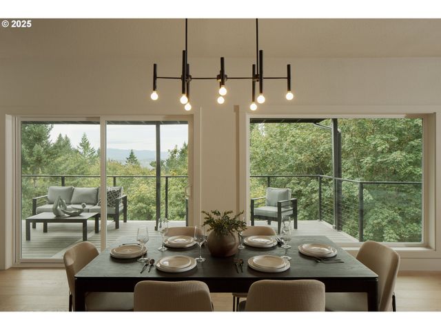 3400 Sw SHERWOOD Pl, Portland, OR 97239