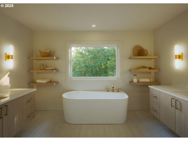 3400 Sw SHERWOOD Pl, Portland, OR 97239