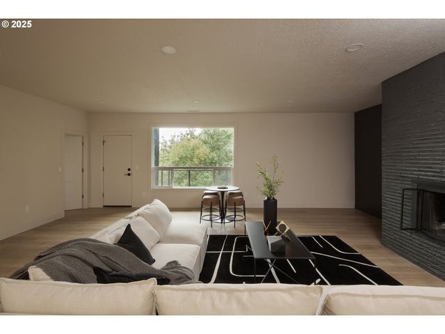 3400 Sw SHERWOOD Pl, Portland, OR 97239