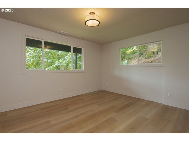 3400 Sw SHERWOOD Pl, Portland, OR 97239