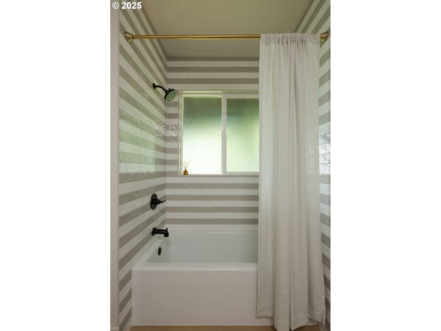 3400 Sw SHERWOOD Pl, Portland, OR 97239