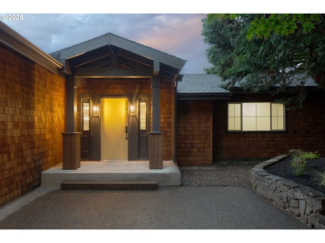 3400 Sw SHERWOOD Pl, Portland, OR 97239