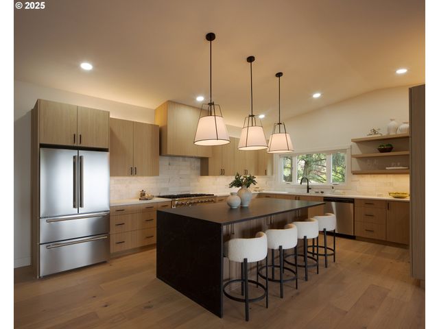 3400 Sw SHERWOOD Pl, Portland, OR 97239