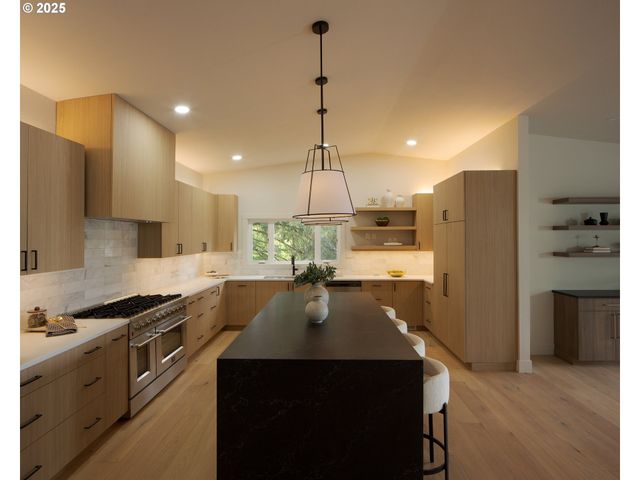 3400 Sw SHERWOOD Pl, Portland, OR 97239