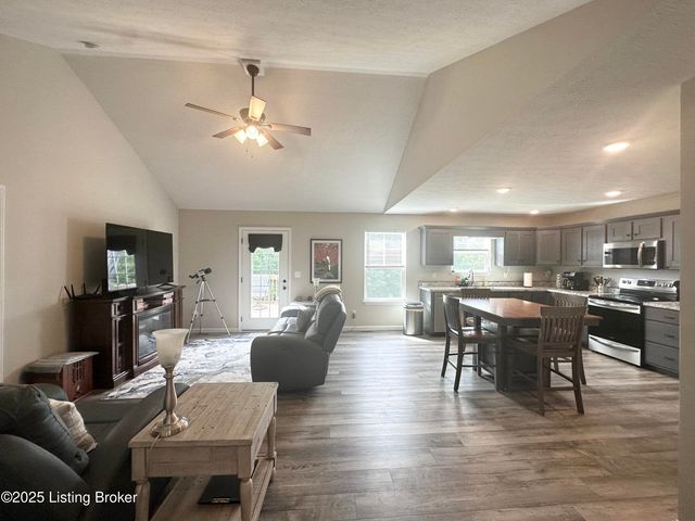 461 High St, New Haven, KY 40051