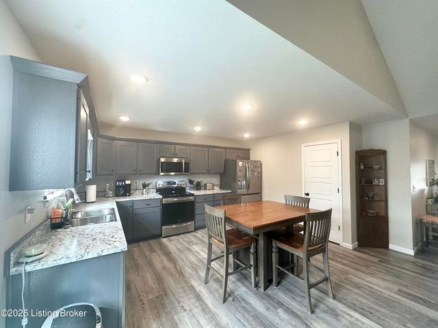 461 High St, New Haven, KY 40051