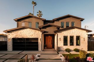 15473 La Maida Street, Sherman Oaks, CA 91403