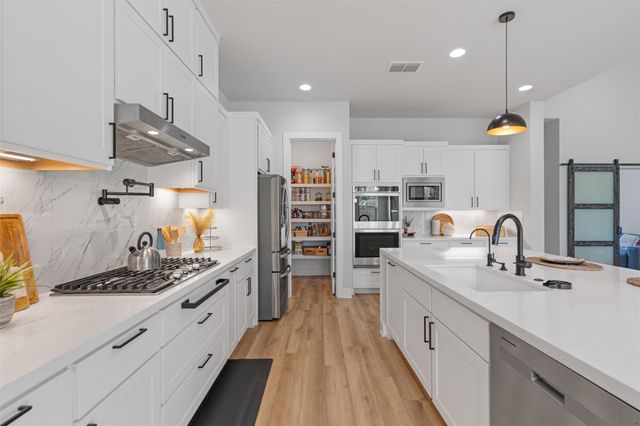 264 Wellborn Road RD, Liberty Hill, TX 78642