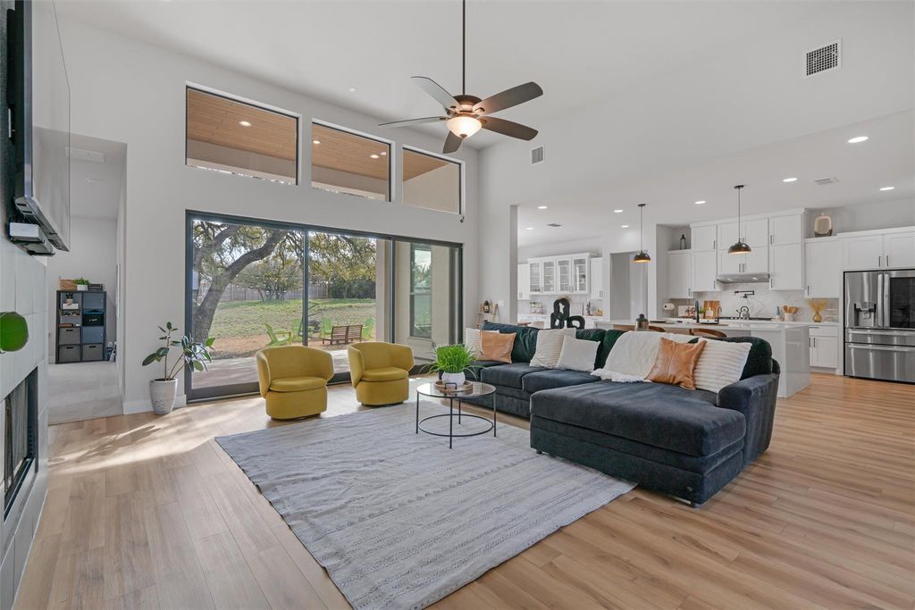 264 Wellborn Road RD, Liberty Hill, TX 78642