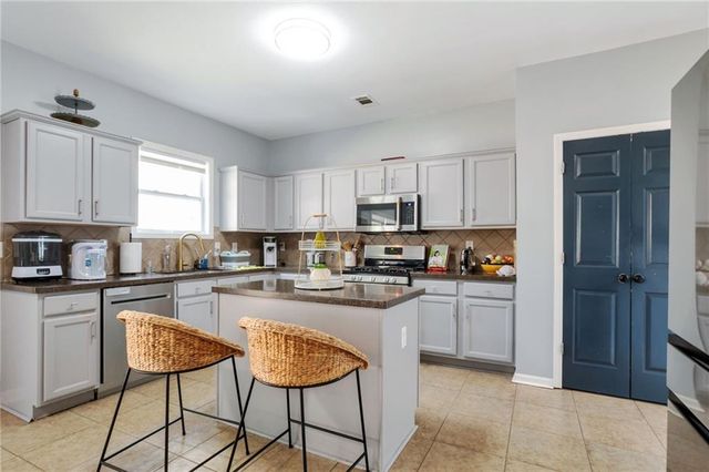 1565 Hedington Circle, Lawrenceville, GA 30045